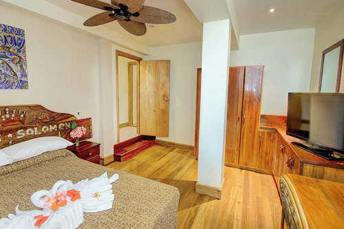 Click for 2 Bedroom Self Contained Apartment images