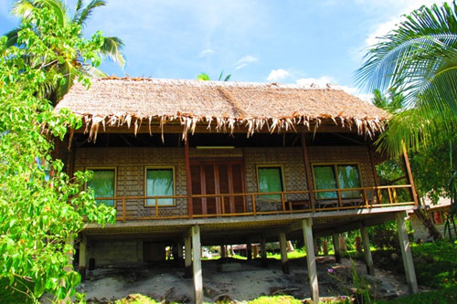 Click for Deluxe Bungalow images Click for Deluxe Bungalow images