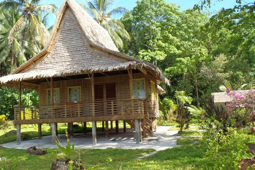 Click for Roomy Semi-Deluxe Bungalow images Click for Roomy Semi-Deluxe Bungalow images