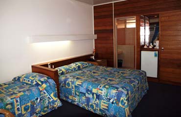 Click for Sea View West Room images Click for Sea View West Room images