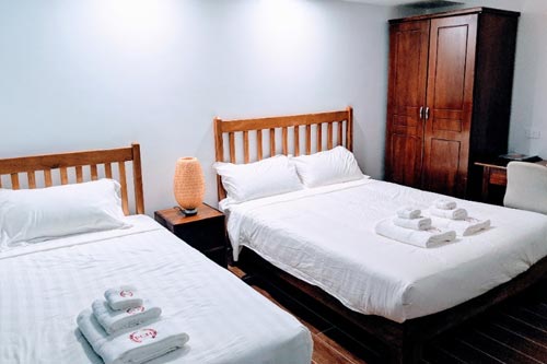 Click for Deluxe Triple images Click for Deluxe Triple images