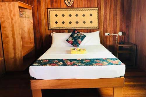 Click for Standard Room images Click for Standard Room images