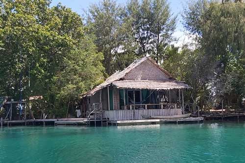 Click for Bungalow images