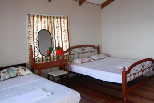 Click for Lagoon View Bungalow images