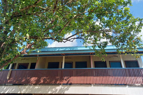 Click for Standard Room images